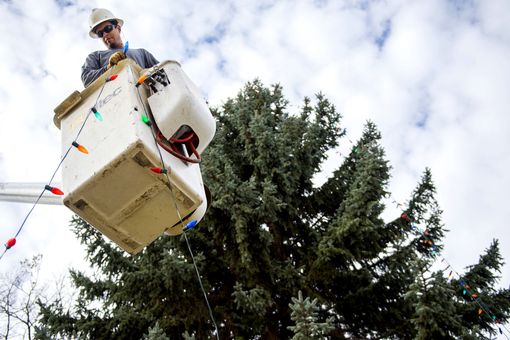 Christmas light hanging